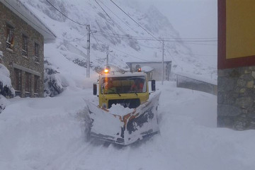 ESPAÑA: Asturias engrasa su maquinaria contra la nieve