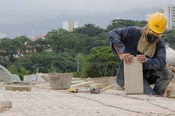 En 2015, los desembolsos para la construcción  de obras civiles aumentaron 5,3 %