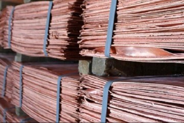 CHILE: Cobre comienza semana con ganancias tras feriado del lunes en Europa