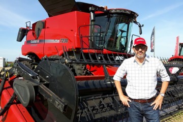 URUGUAY: Pertilco exhibió tractores y cosechadoras con tecnología CVT
