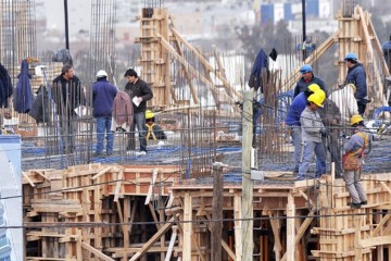 ARGENTINA: Fuerte golpe al empleo en la construcción: Uocra confirmó más de 50.000 despidos