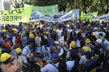 ARGENTINA: La construcción acordó un aumento de salarios de 22%