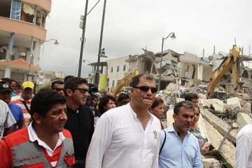 ECUADOR: Correa: «Debemos ser mucho más rigurosos en las normas de construcción»
