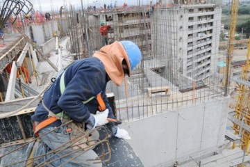 CHILE: Actividad de la construcción crece un 1,4% en la región e inmobiliarios reevalúan continuidad de inversiones