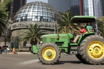 MEXICO: Campesinos anuncian paro nacional de maquinaria