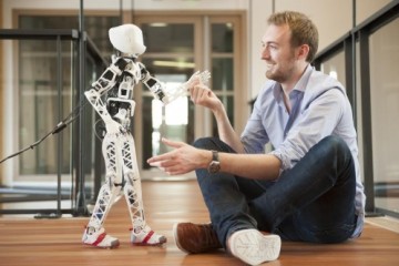 Llega a Chile “Poppy”, el robot humanoide de Inria