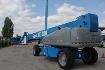 PLATAFORMAS TELESCÓPICAS GENIE® SX-180 PARA EL ALQUILER EN EUROPA, ORIENTE MEDIO Y ÁFRICA DEL SUR.