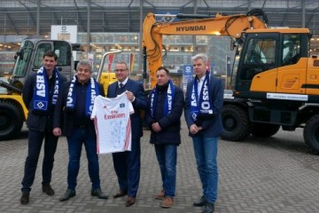 HYUNDAI CONSTRUCTION EQUIPMENT socio del club de fútbol