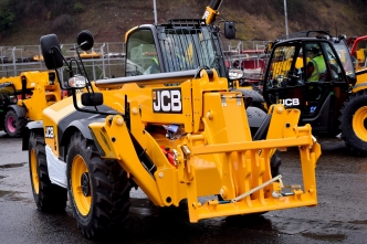 JCB PRESENTA TRES NUEVAS MINIEXCAVADORAS