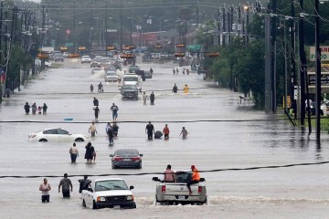 CATASTROFE EN HOUSTON «POR INUNDACIONES» CAUSADAS POR HARVEY