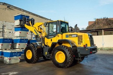 KOMATSU PRESENTA SU NUEVA CARGADORA WA200-8