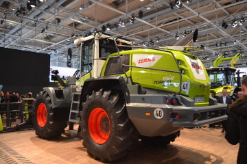 LA PRIMERA CARGADORA DEDICADA AL USO AGRICOLA