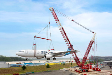 Liebherr LR 1600/2 crawler crane lets Airbus A-300 “fly”