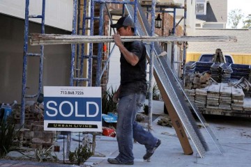US builders increase home construction in April