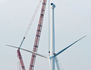 Crawler crane LR 11350 erects large near-shore wind farm on the Ijsselmeer