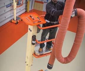 NEW JLG TRAINING PROGRAM CONNECTS TRAINERS TO CUSTOMERS
